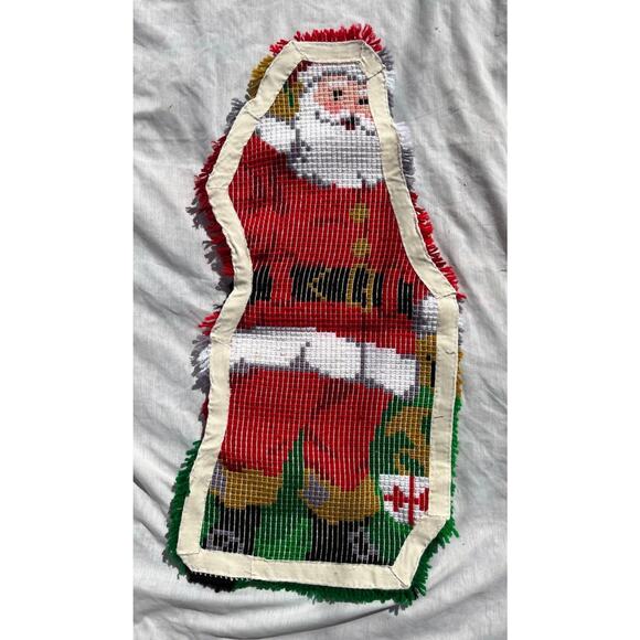Santa Latch Hook Rug Christmas Holiday Decor Floor Wall Accent 33 x 16 - Picture 4 of 4